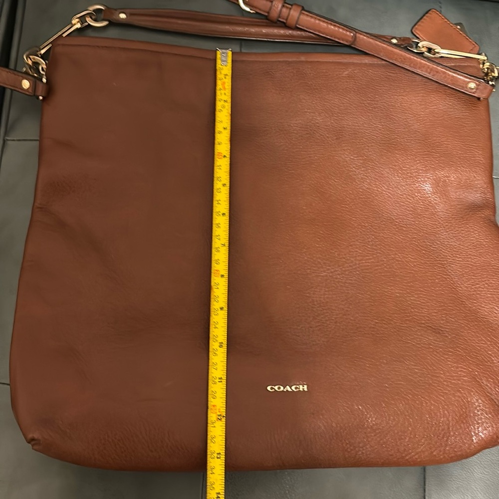Like new Coach Madison chestnut Brown Leather hobo shoulder bag - Picture 9 of 10